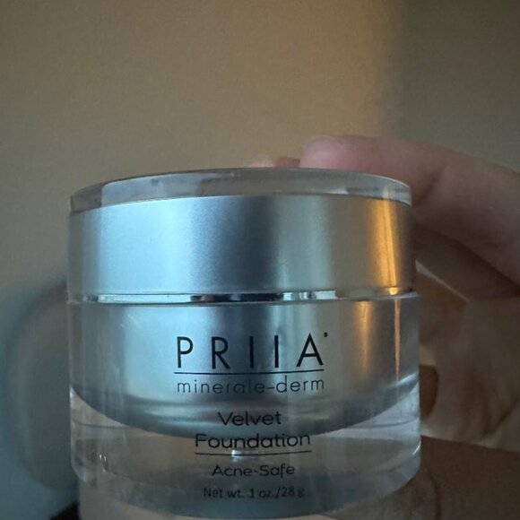 PRIIA® Cosmetics Velvet Foundation - Sandy Beige 28g - Picture 4 of 5